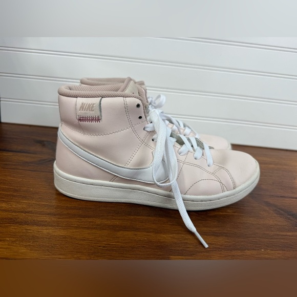 Nike women’s pink and white Court Royale 2 Mid high top tennis shoes. Size 6.5 - Picture 7 of 12